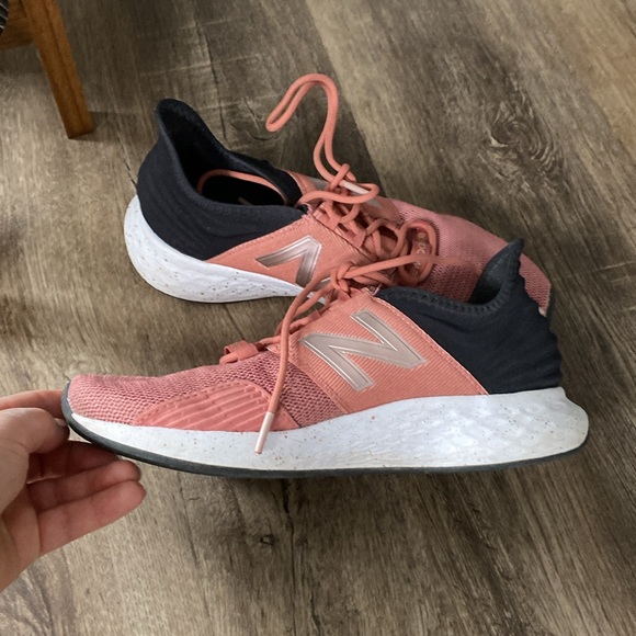 EUC Womens side 8.5 new Balance sneakers - Picture 15 of 16